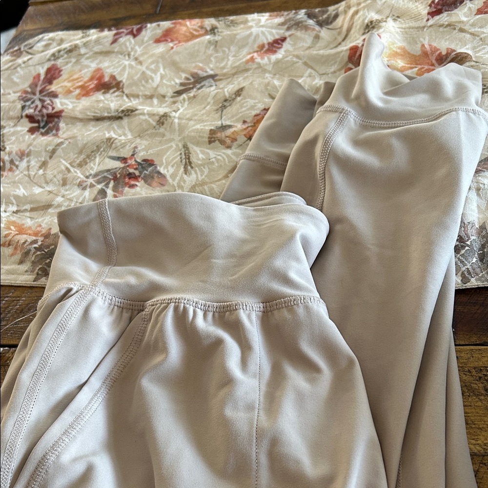 NWT Old Navy Women's Joggers L - Picture 5 of 6